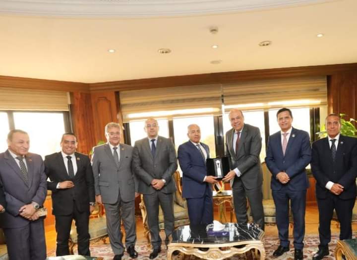 وزير الطيران المدني