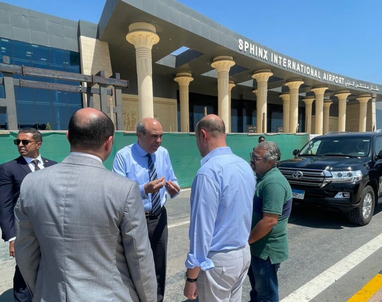 وزير الطيران المدني