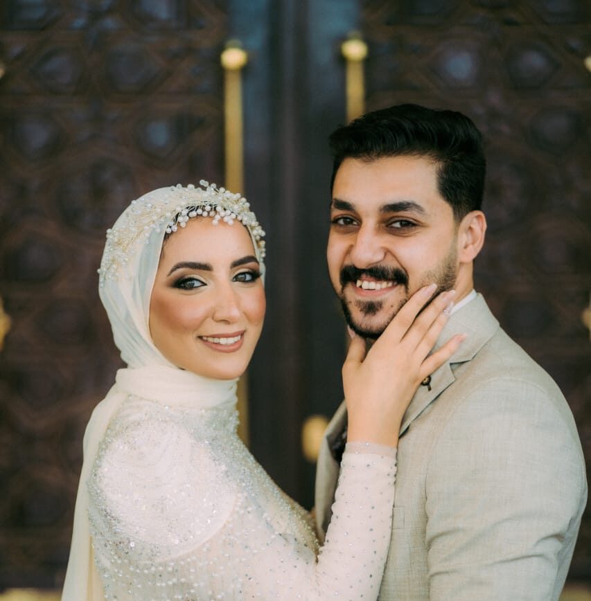 رئيس تحرير “البورصجية” تهنئ العروسين ميرنا وائل وسامح مجدي بمناسبة عقد قرانهما