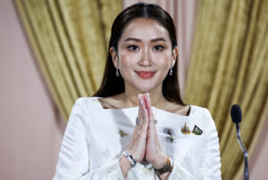 ملك تايلاند يعيّن بيتونجتارن شيناواترا رئيسة جديدة للوزراء