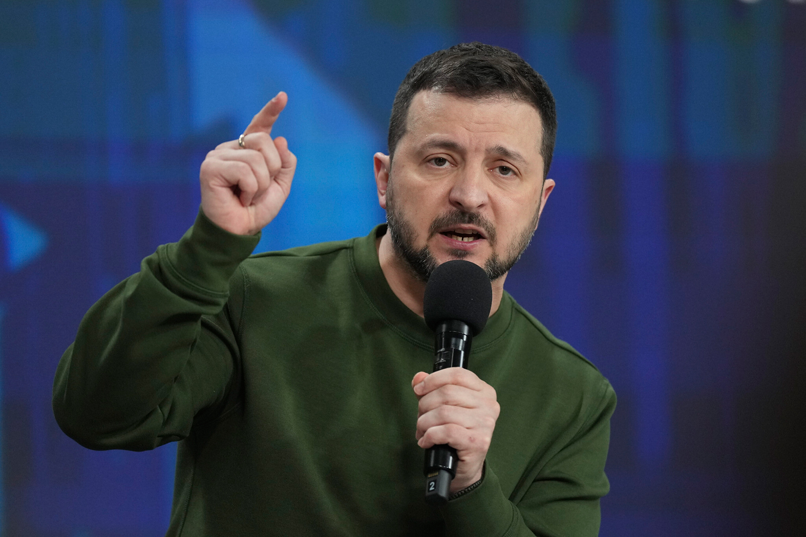 بعد دخول قواته كورسك.. زيلينسكي يزور الحدود للمرة الأولى