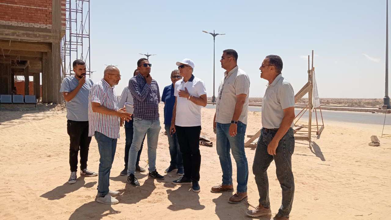 نائب رئيس “المجتمعات العمرانية” يتفقد سير العمل بوحدات “سكن لكل المصريين” بـ”العلمين الجديدة”