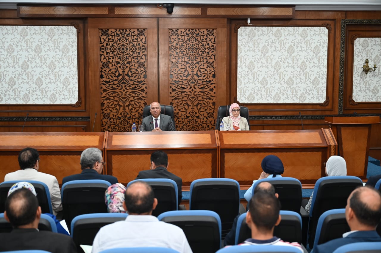 الوزير يتابع تقديم كافة وسائل الدعم والتيسير على المستثمرين