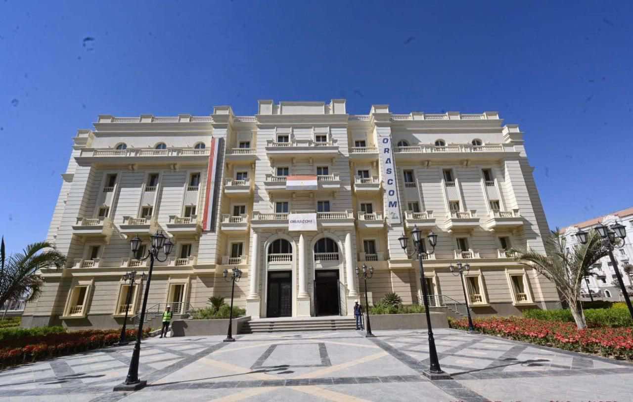 وزير الإسكان يتابع موقف تقدم الأعمال بمشروعات العاصمة الإدارية الجديدة