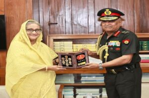 قائد الجيش في بنجلاديش يؤكد عزمه إعادة الهدوء للبلاد