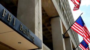 مؤيدًا لروسيا.. مكتب التحقيقات الفيدرالي يقتحم منزل “سكوت ريتر”