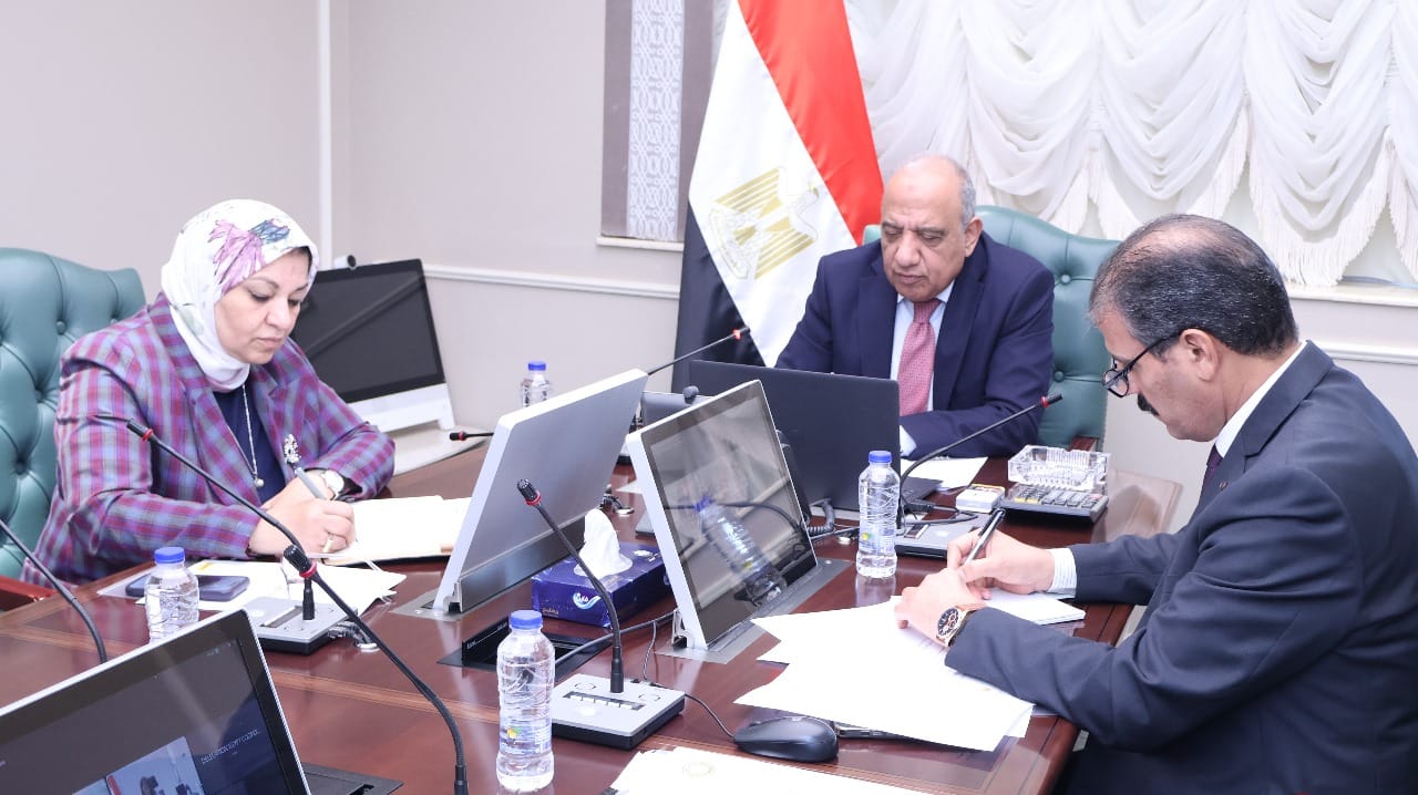 وزير الكهرباء والطاقة يبحث مع وفد الاتحاد الأوروبي تعزيز التعاون المشترك