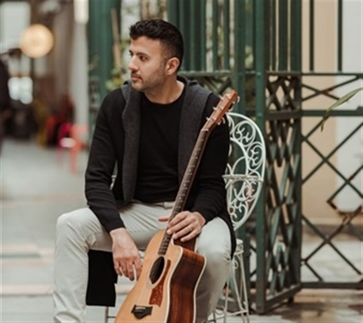 بالفيديو.. حمزة نمرة يطلق أحدث أغانيه “استنوا شوية”