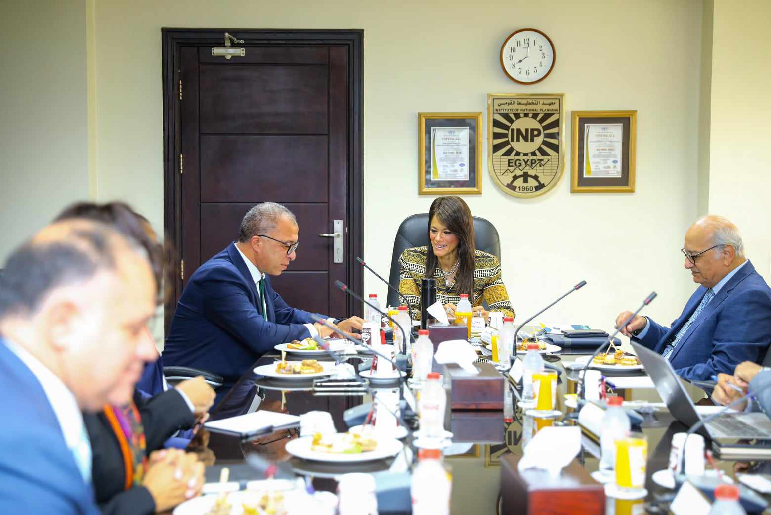 المشاط والعربي يلتقيان بقيادات المعهد القومي للتخطيط