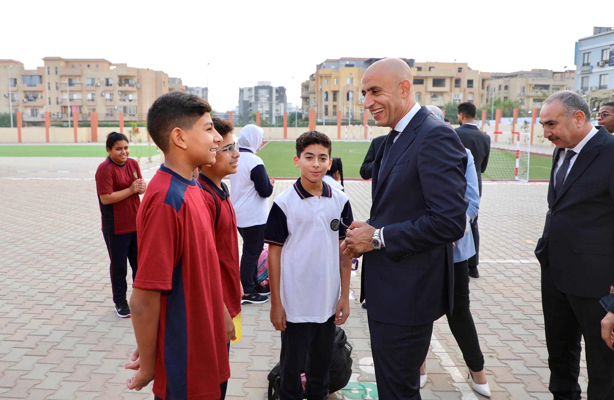 وزير الخارجية يلتقي بوزير الصناعة والتكنولوجيا المتقدمة الإماراتي