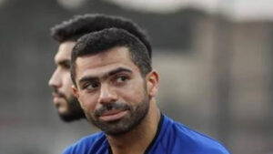 طالب يتهم أحمد فتحي بالتعدي عليه وإصابته بسبب «ركنة عربية»