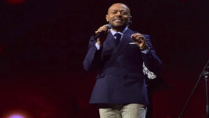 تامر عاشور يحيي حفلًا غنائيًا ضمن حفلات مهرجان الموسيقى العربية