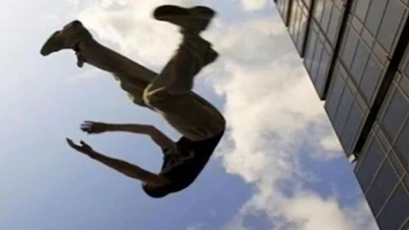 “وماتدرى نفس بأى أرض تموت”…تفاصيل واقعة سقوط سوادنى من العاشر فى عين شمس