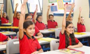 “اي فاينانس” تطلق خدمات مالية إلكترونية لطلاب المدارس