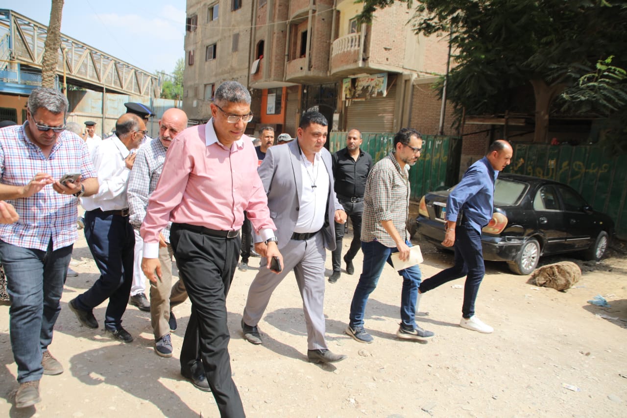 الجيزة ترصف عددا من الاحياء بالانترلوك