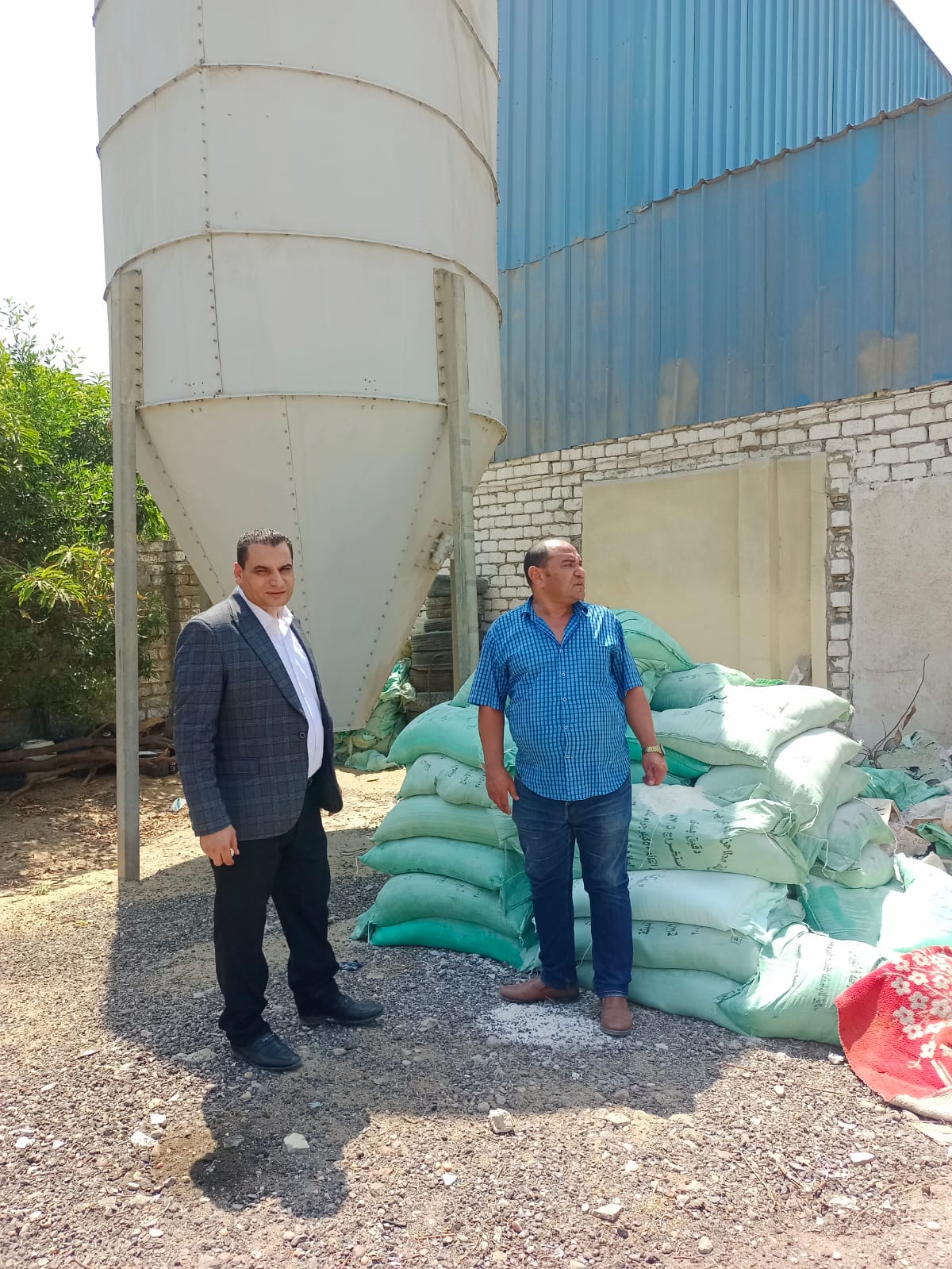 ضبط سبعة طن أسمدة ودقيق بلدي مدعم بمخازن مخالفة في الجيزة
