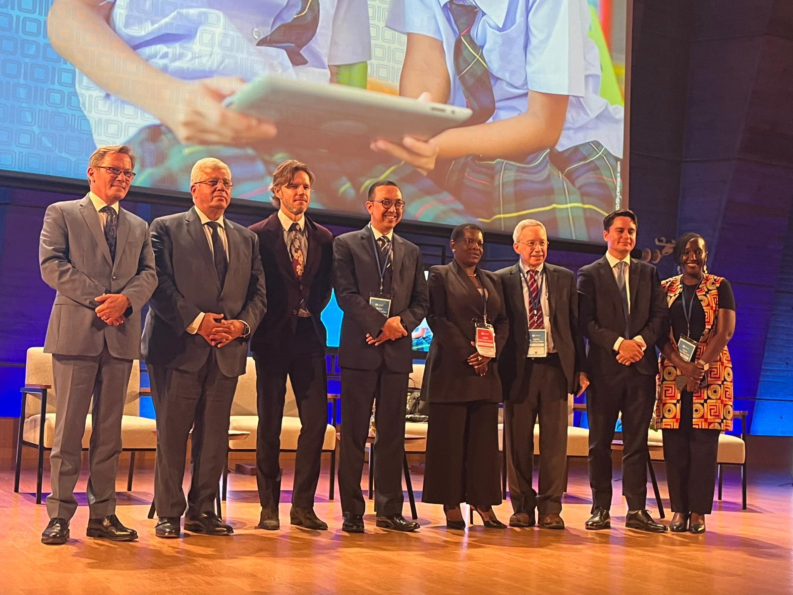 وزير التعليم العالي يشارك فعاليات في مؤتمر “أسبوع التعلم الرقمي 2024