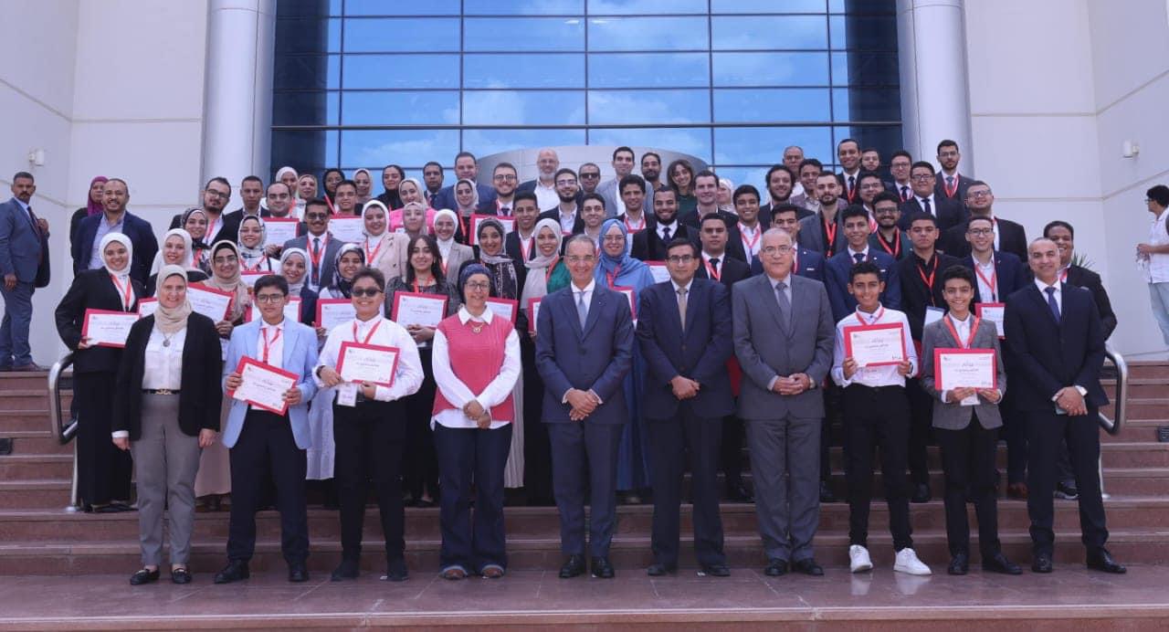 وزير الاتصالات يشهد ختام فعاليات هاكاثون “بالمصرى تك” لإنتاج حلول تكنولوجية وتطبيقات مبتكرة