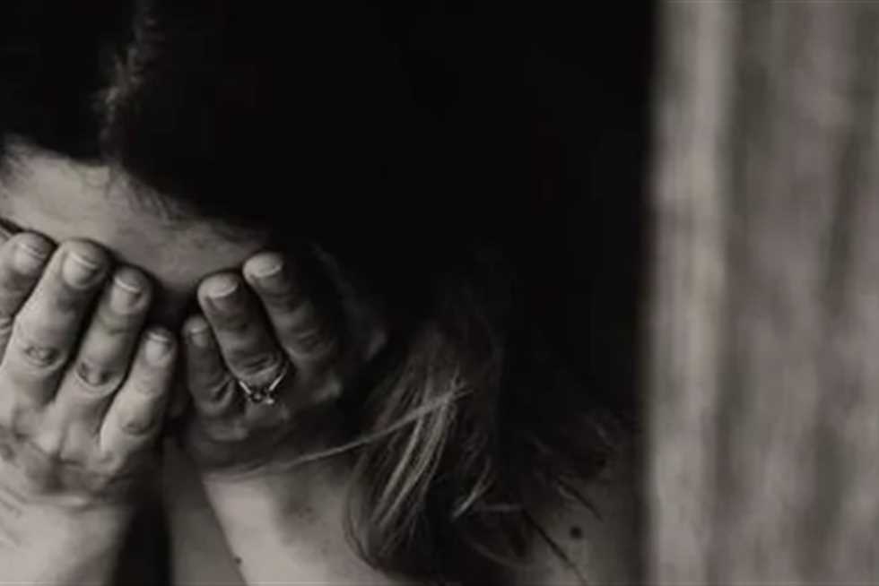 ننشر أمر إحالة عامل في مستشفى بتهمة هتك عرض مريضة للجنايات