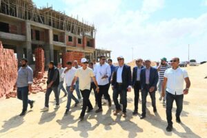 وزير الإسكان يتفقد وحدات المبادرة الرئاسية “سكن لكل المصريين” ووحدات وفيلات كمبوند “مزارين”