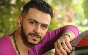 كريم الحسيني يعود للفن بعد الاعتزال لمدة ساعات ..لهذا السبب