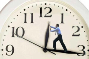 “60 دقيقة حائرة”.. حكاية مصر مع التوقيت الشتوي وموعد تطبيقه