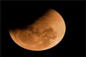 معهد الفلك: بدء رصد خسوف القمر الأخير لعام 2024
