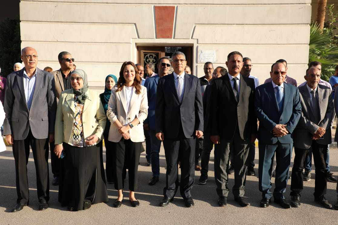 جوله صباحيه لمحافظ الجيزة بعددا من المدارس لمتابعة انتظام العام الدراسي الجديد