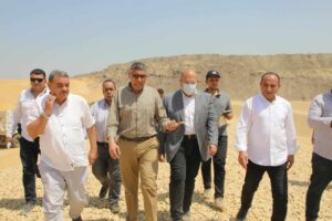 جولة لمحافظ الجيزة بالمدفن الصحي للمخلفات بشبرامنت