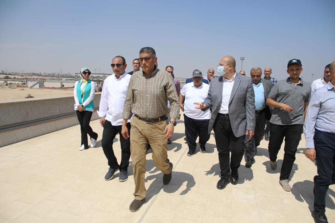 جولة لمحافظ الجيزة داخل موقع إنشاء مصنع تحويل المخلفات إلي طاقة كهربائية بأبو رواش