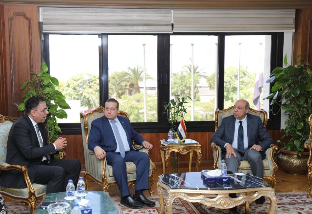 وزير الطيران المدني يبحث والقومية لضمان جودة التعليم والاعتماد آفاق التعاون المشترك