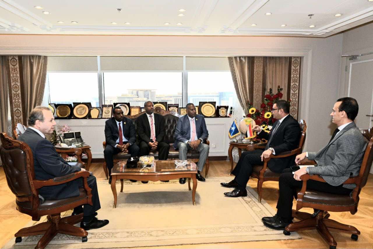 وزير الإسكان يستقبل نظيره الصومالى لبحث تعزيز التعاون المشترك ونقل التجربة العمرانية المصرية