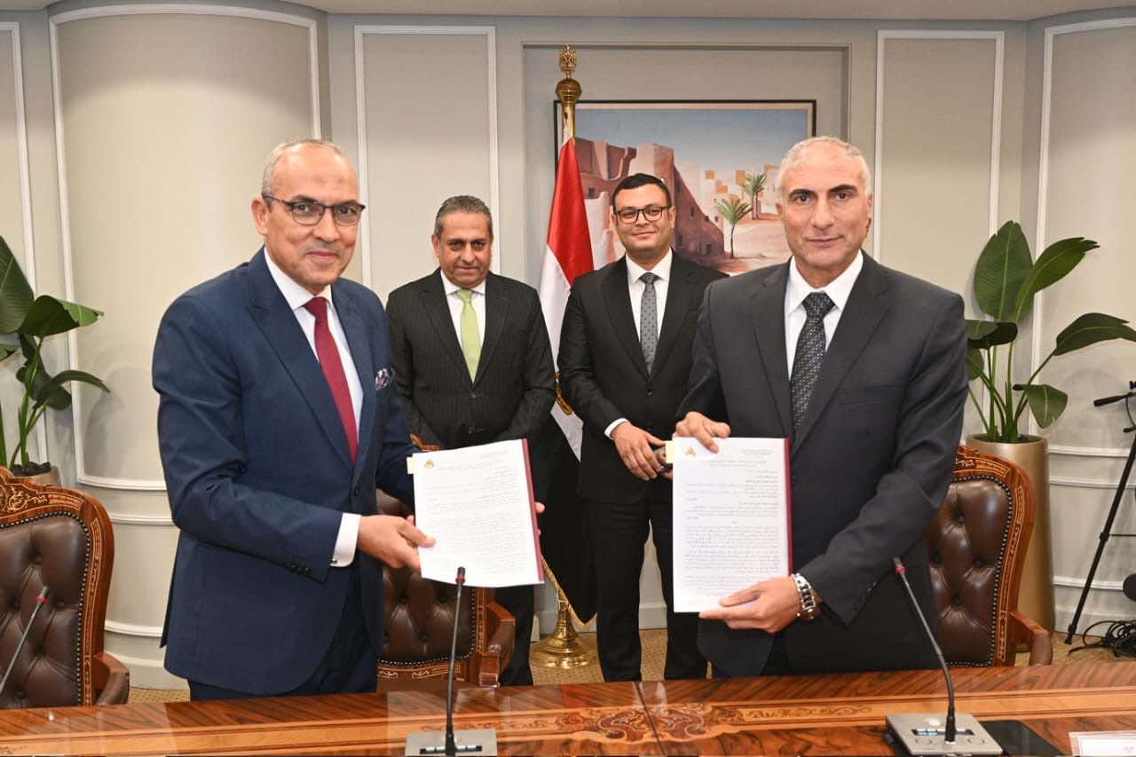 وزارة الإسكان توقع مع شركة العاصمة الإدارية لضبط وحوكمة منظومة مياه الشرب والصرف الصحى