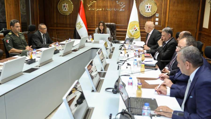 وزيرة التنمية تتابع مع سكرتيري عموم المحافظات ملف التصالح على مخالفات البناء