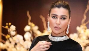 بعد هروبها من منزلها بـ”البيجاما” بسبب القصف.. نادين الراسي تتصدر “التريند”