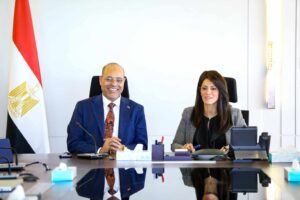 وزيرا التخطيط والعمل يناقشان مسار بناء الإنسان والتنمية البشرية والاقتصادية