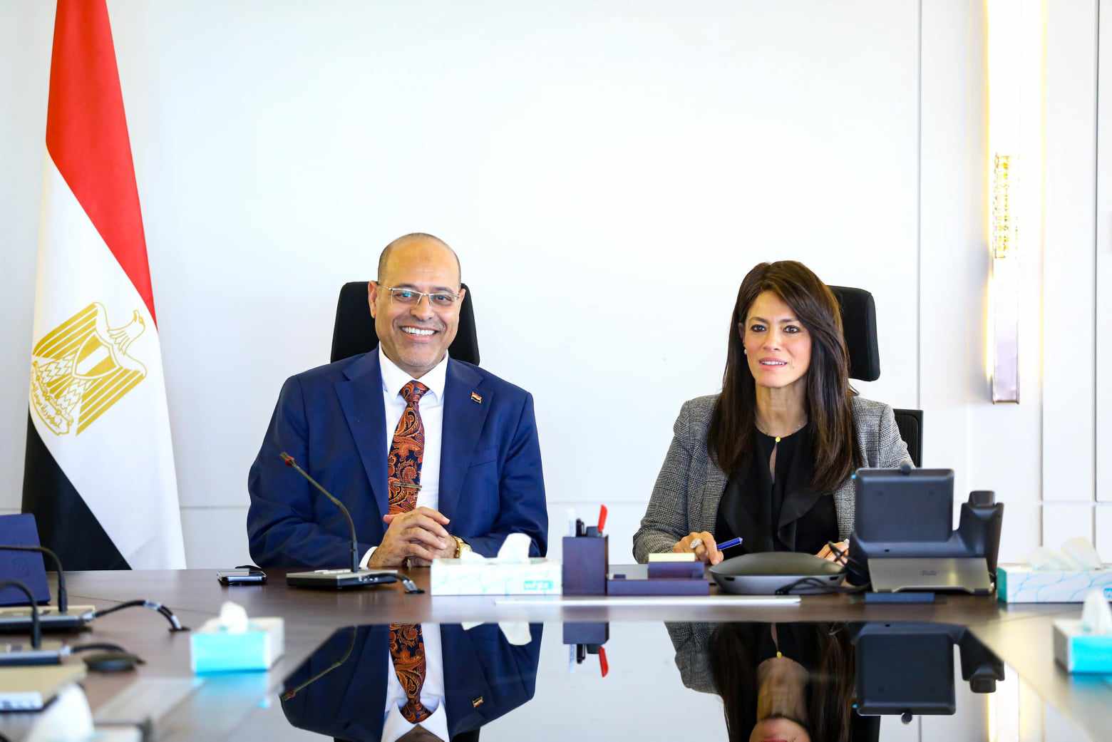 وزيرا التخطيط والعمل يناقشان مسار بناء الإنسان والتنمية البشرية والاقتصادية