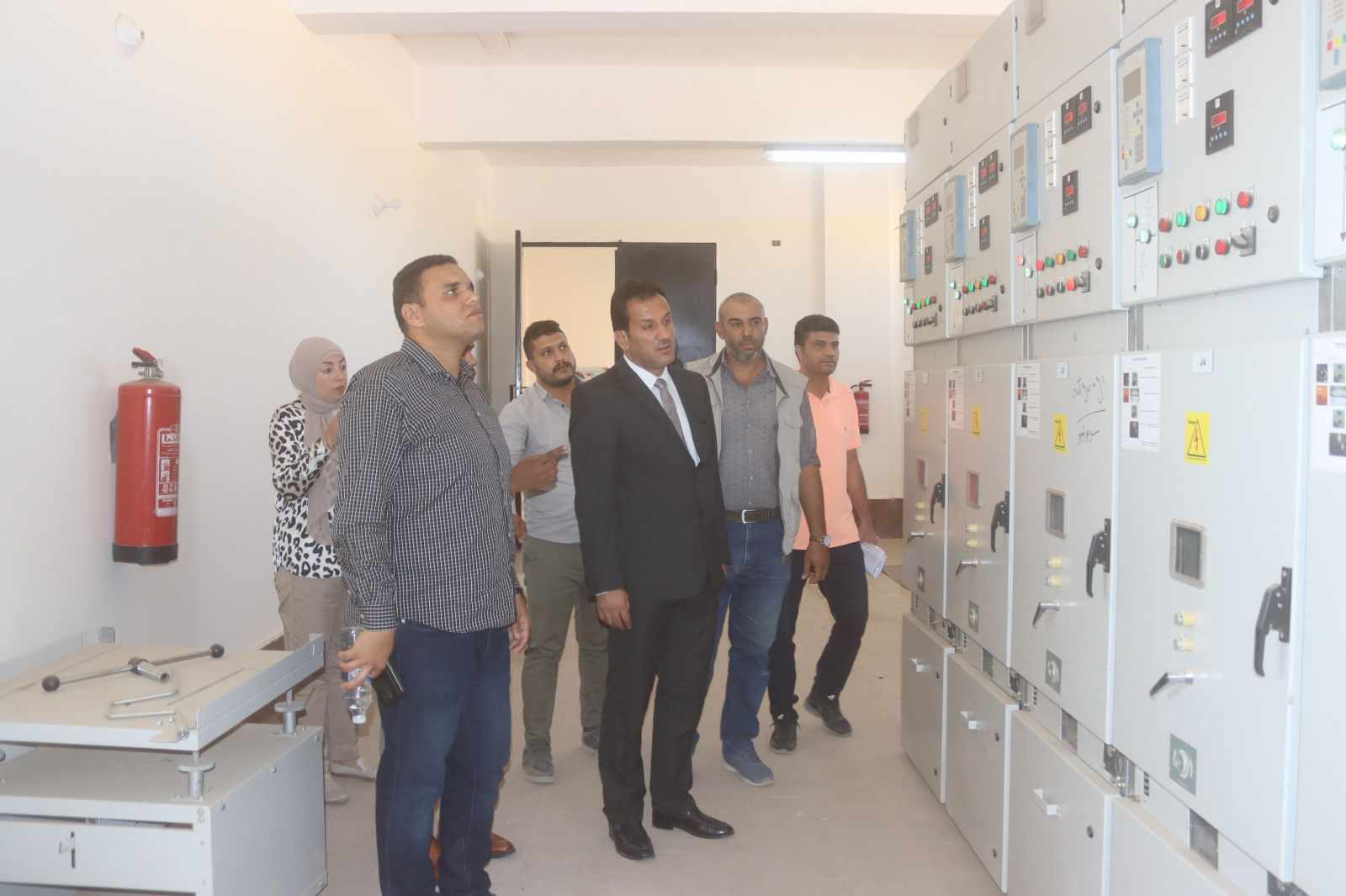 الإسكان: إطلاق التيار الكهربائي بـ5 موزعات جديدة تخدم 710 أفدنة بالمنطقة الصناعية بالعاشر من رمضان