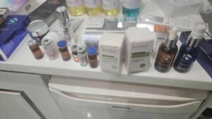 الصحة تغلق عيادة للجلدية لمخالفتها اشتراطات التراخيص بمدينة نصر