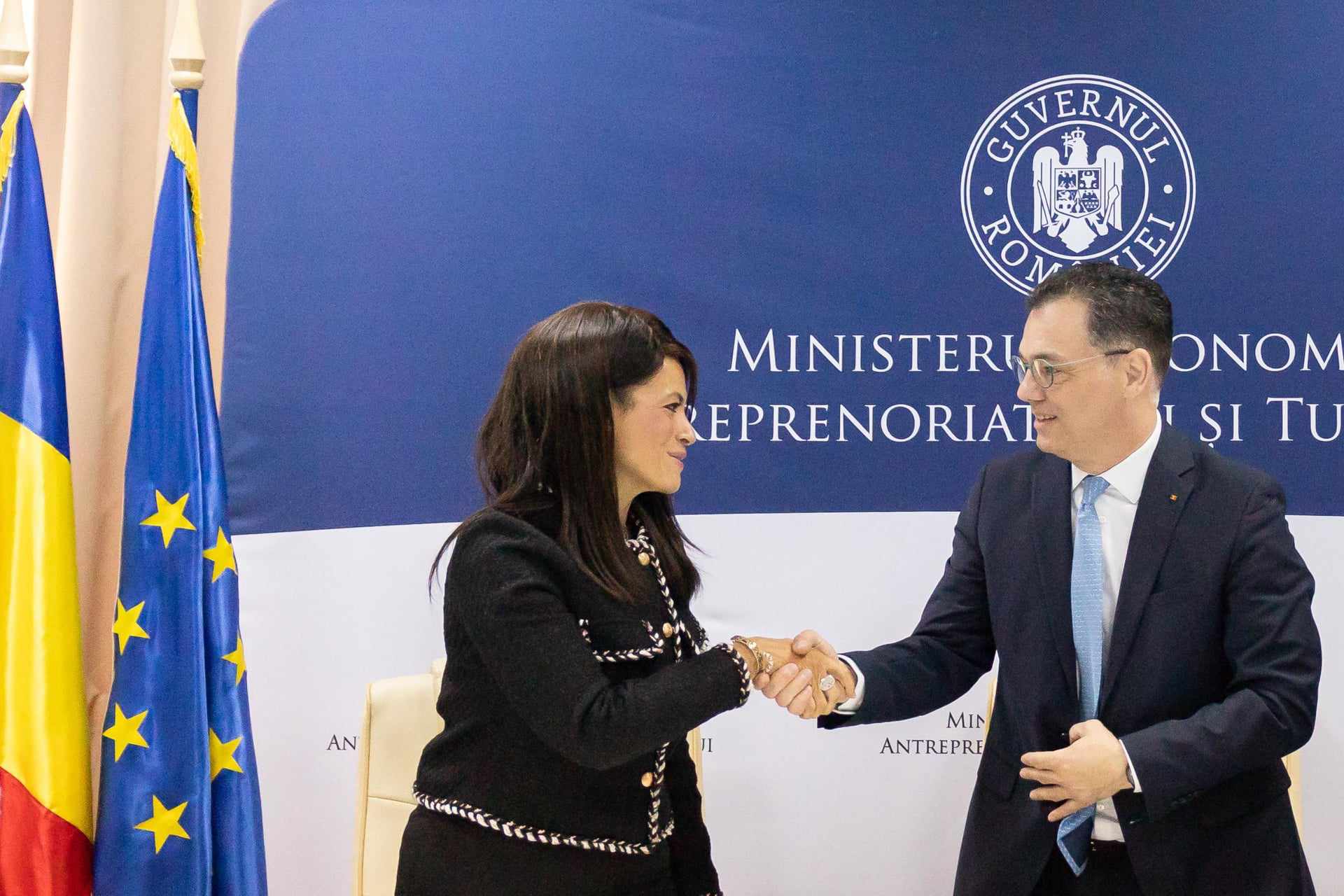 خلال اجتماعات بوخارست.. المشاط تشهد توقيع وثائق في مجالات الاستثمار