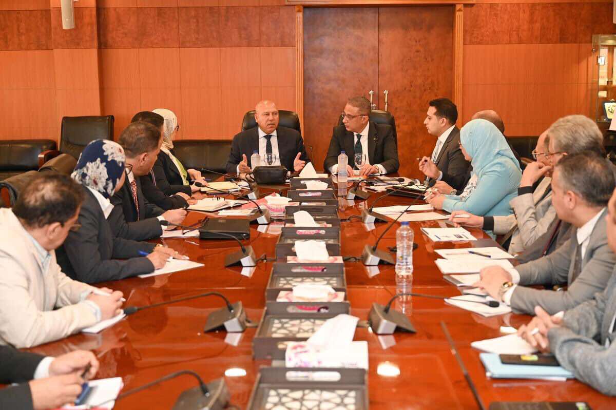 التخصيص يتم بشفافية ومن خلال المنصة فقط.. كامل الوزير: سحب الأراضي “المسقعة” والمصانع “المغلقة” من المستثمرين