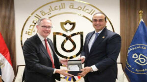 رئيس هيئة الرعاية الصحية يلتقي السفير السويدي
