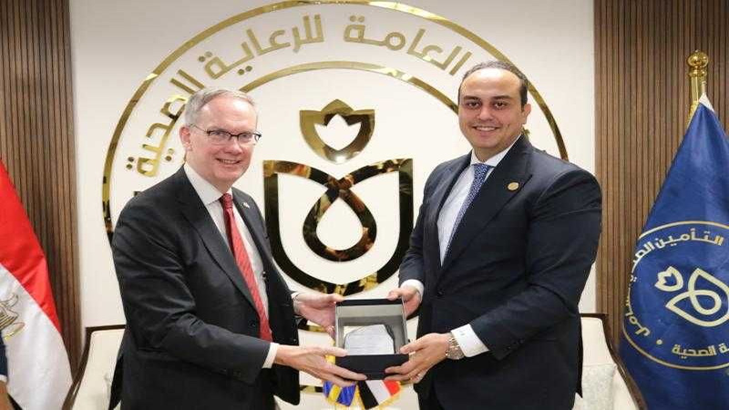 رئيس هيئة الرعاية الصحية يلتقي السفير السويدي