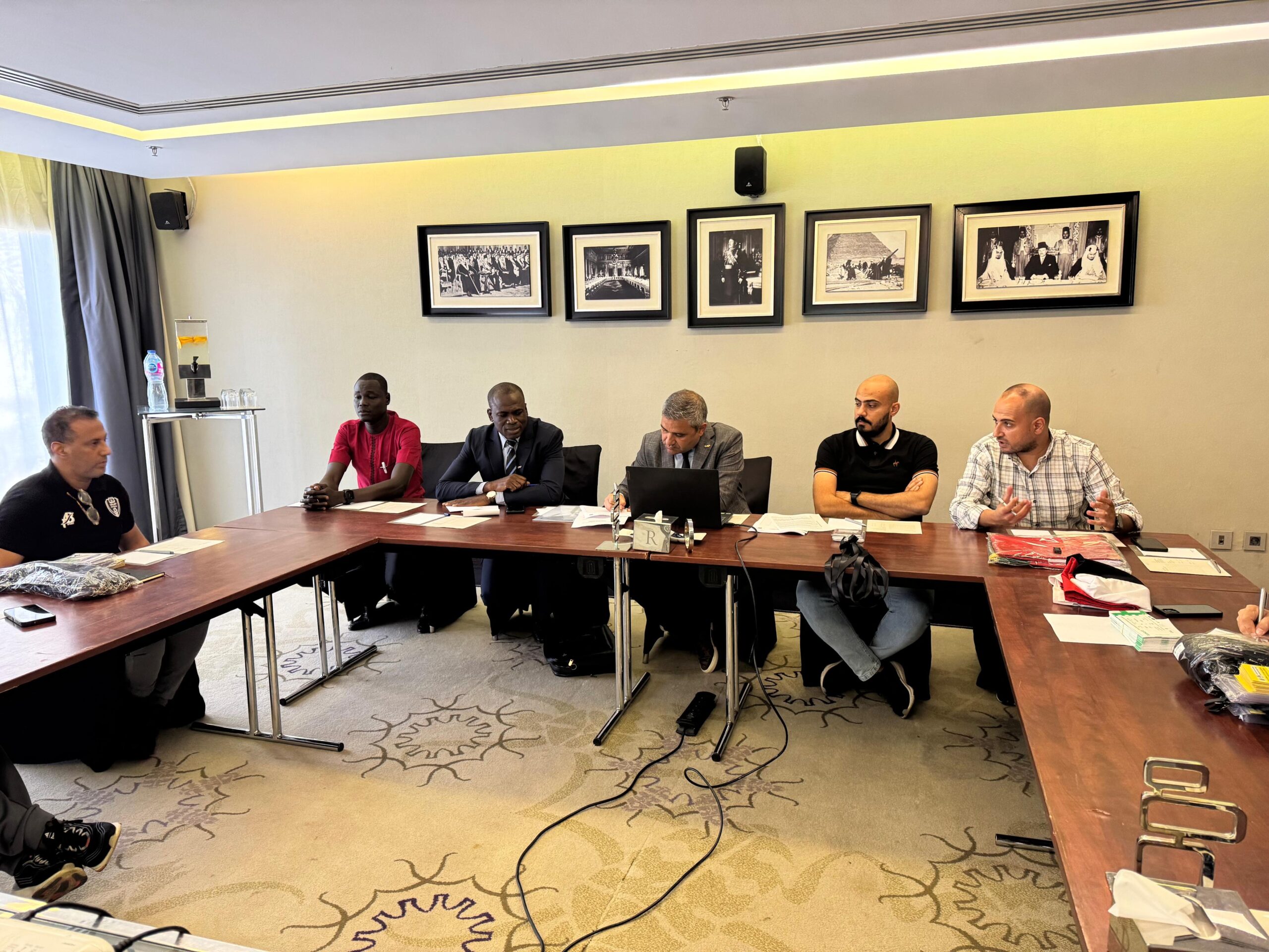  منتخب مصر بالأحمر و موريتانيا بالأخضر في مباراة الغد 