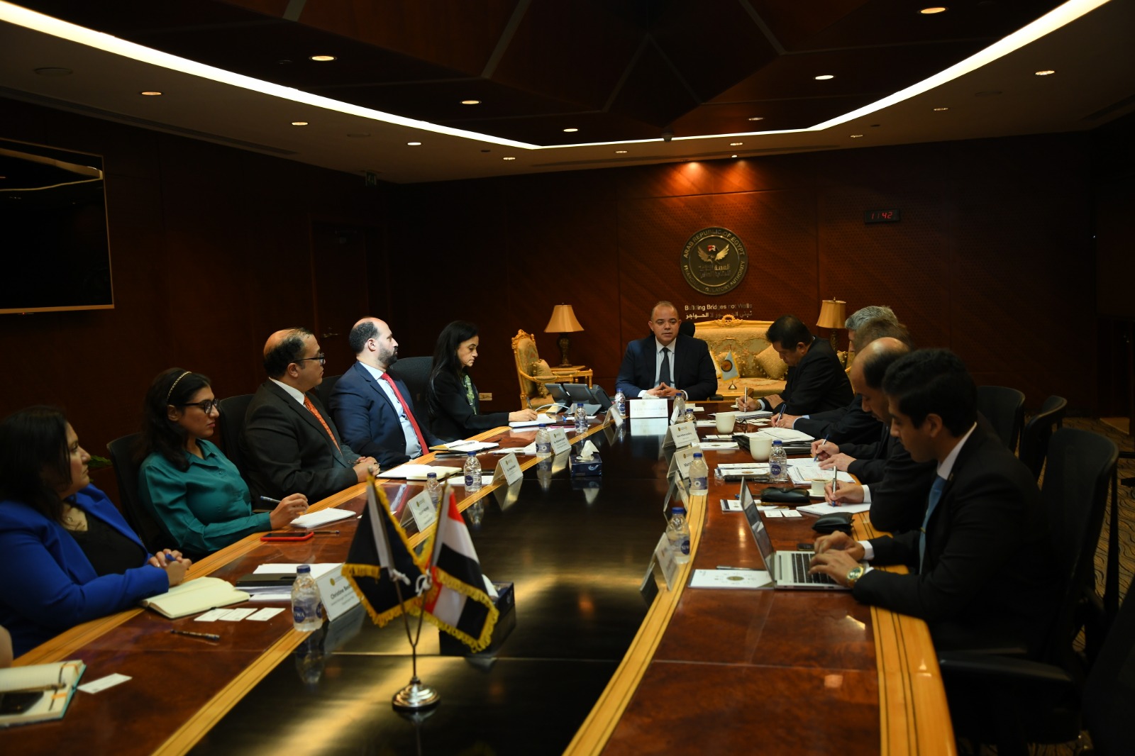 رئيس الرقابة المالية يلتقي ممثلي البنك الآسيوي للاستثمار في البنية التحتية لبحث سبل التعاون المشترك  