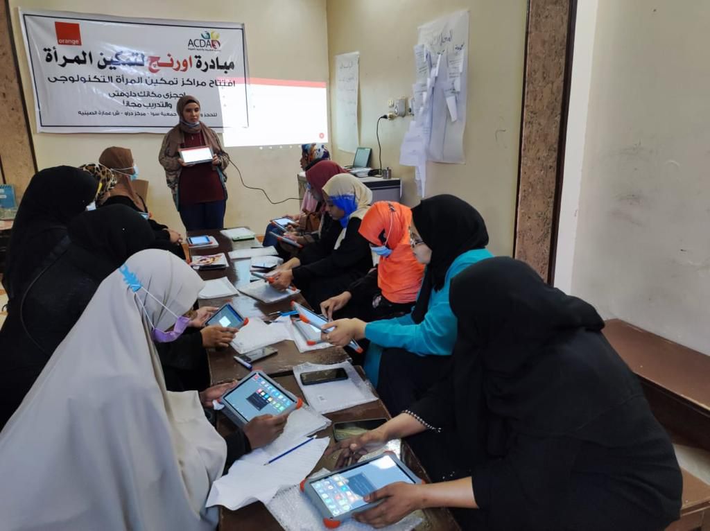 مراكز اورنج الرقمية للمرأة.. قصة نجاح تقود المصريات لحلم «المشروع الخاص»