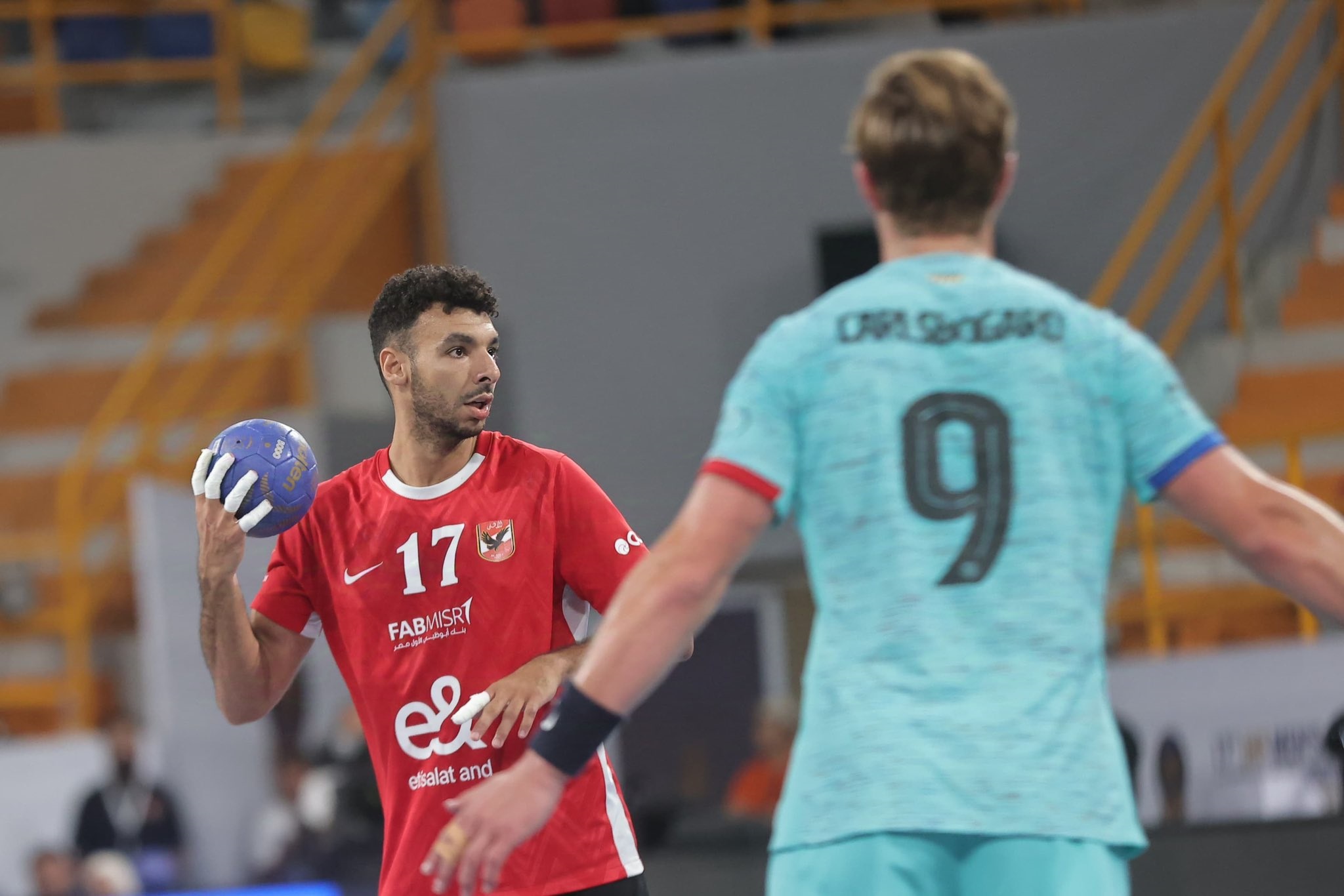 الأهلي يحقق فوزاً تاريخياً على برشلونة ويحصد برونزية مونديال العالم لليد