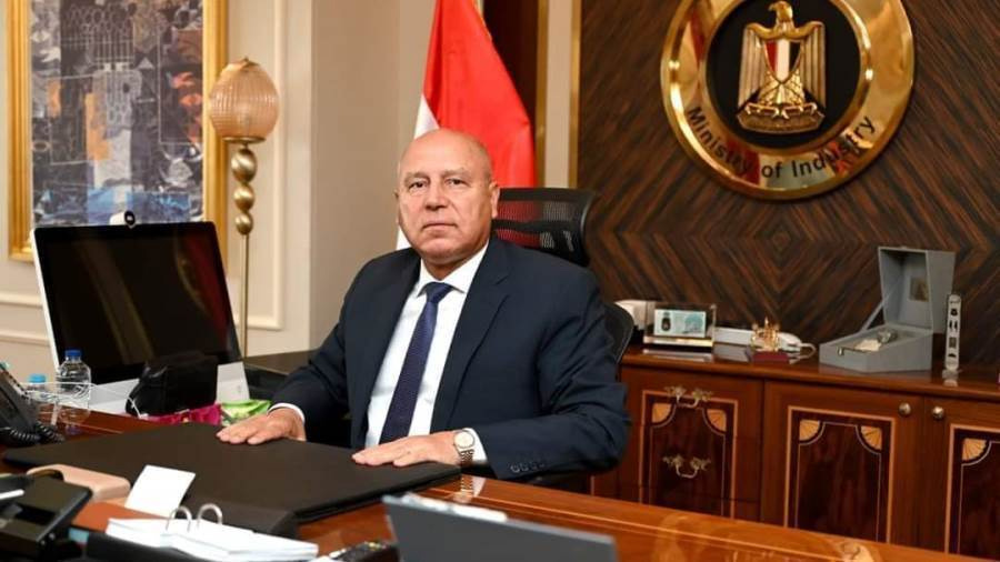 نائب رئيس الوزراء للتنمية الصناعية يلتقي مستثمري الفيوم لحل مشاكلهم