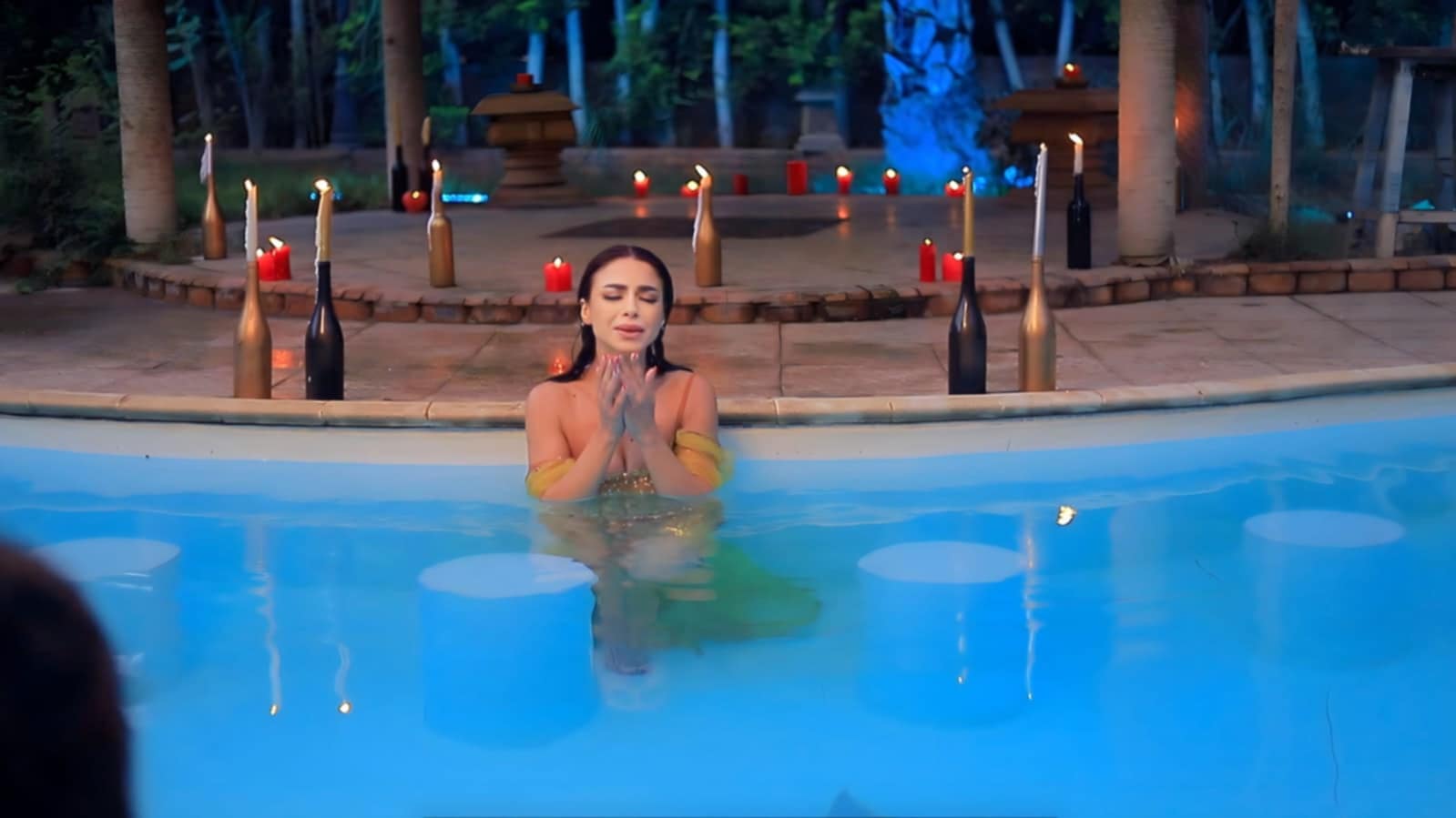 دوللي شاهين تطلق برومو أغنيتها الجديدة ” أنا الحاجة الحلوة”.. فيديو