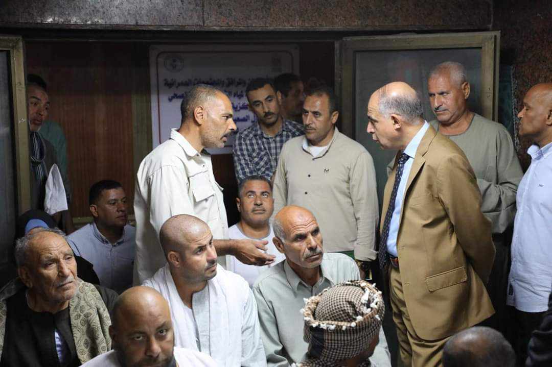 محافظ المنيا يتفقد إدارة أملاك الدولة لمتابعة منظومة التقنين الأراضي